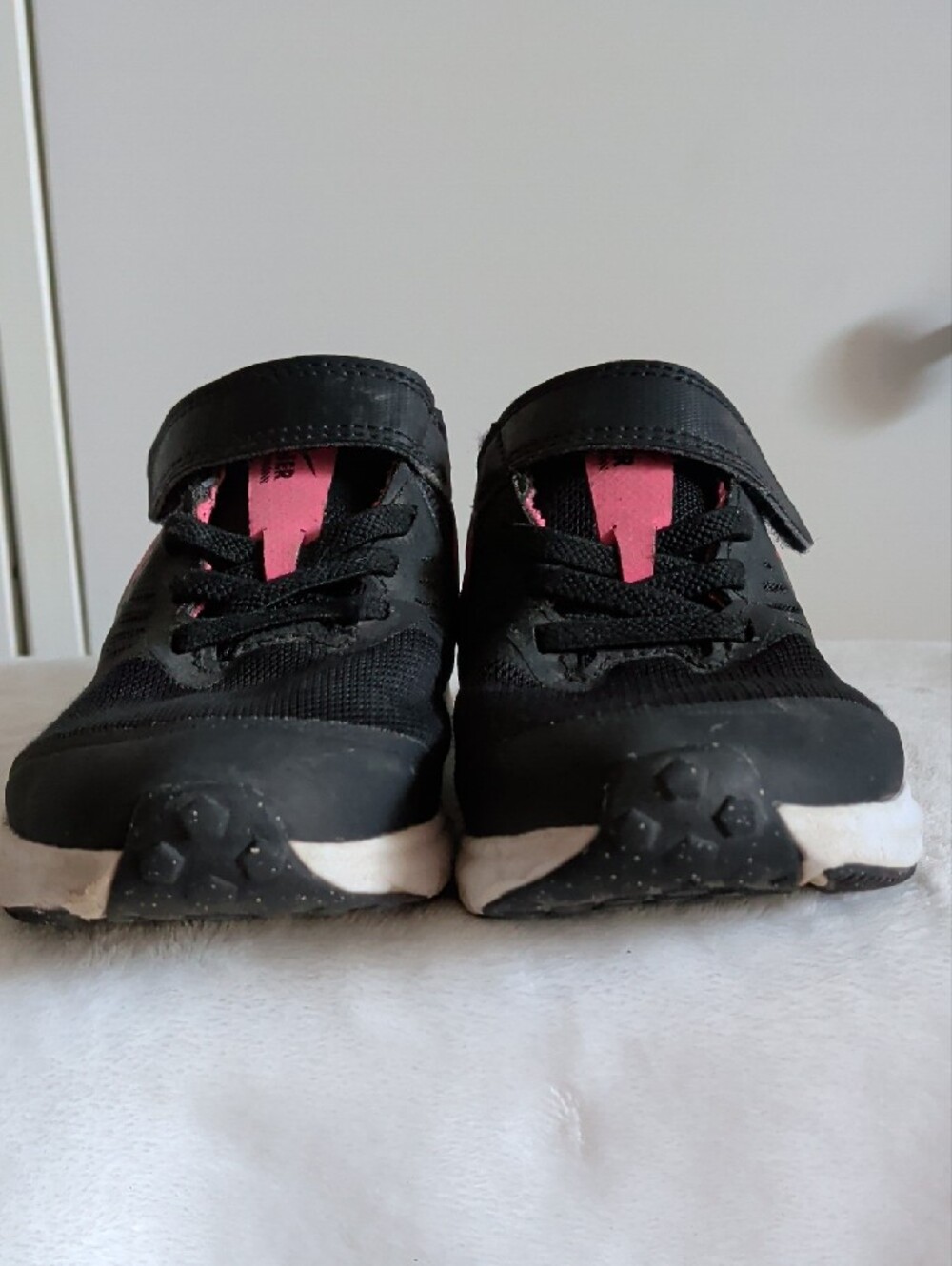 Nike Kids Black and Pink Hook-and-Loop Athletic Sneakers - Picture 15 of 16